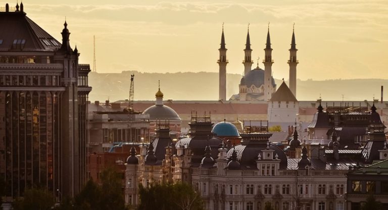 Казань - город славный, с белокаменным Кремлем (автобусно-пешеходная)