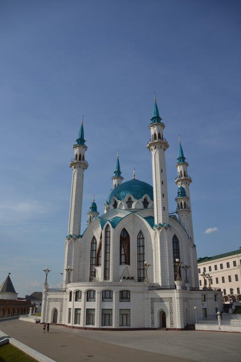 По Казанскому Кремлю