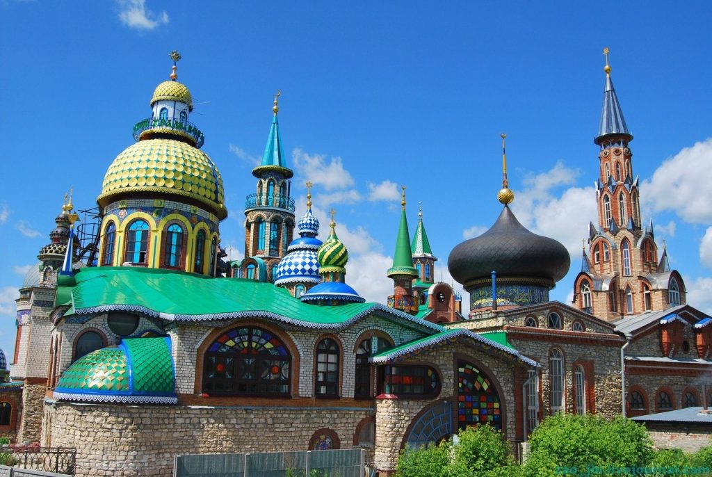 Храм всех религий и Зилантов монастырь