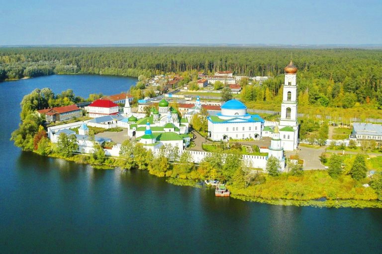 Экскурсия в Раифу