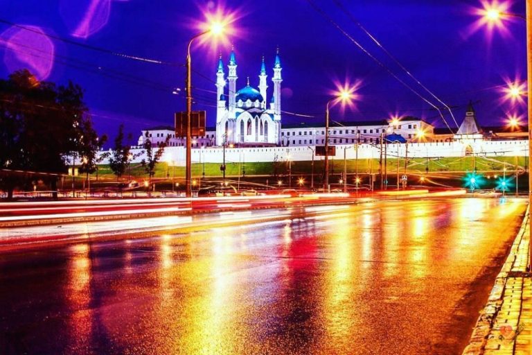 Вечерняя Казань: романтика огней, тайны старины и 2,5 часа личной сказки